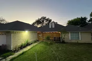 1305 Stonecreek Ct, Garland, TX 75043 - Photo 25