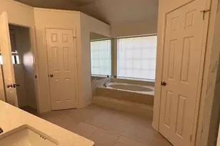 1305 Stonecreek Ct, Garland, TX 75043 - Photo 5