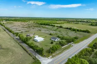 2414 E Ennis Ave, Ennis, TX 75119 - Photo 33