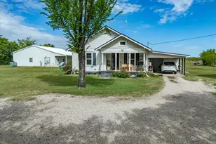 2414 E Ennis Ave, Ennis, TX 75119 - Photo 1