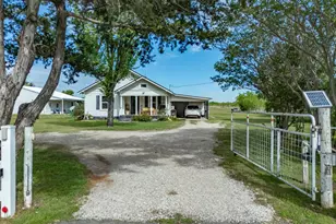 2414 E Ennis Ave, Ennis, TX 75119 - Photo 3