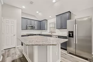 220 Parakeet Dr, Little Elm, TX 75068 - Photo 9