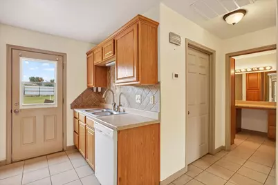 721 Comanche Cove Drive, Granbury, TX 76048 - Photo 13