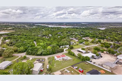 721 Comanche Cove Drive, Granbury, TX 76048 - Photo 35