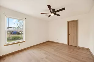 721 Comanche Cove Dr, Granbury, TX 76048 - Photo 17