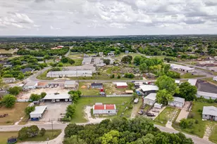 721 Comanche Cove Dr, Granbury, TX 76048 - Photo 37