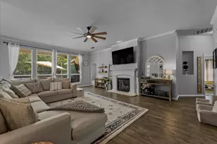 2514 Mustang Dr, Arlington, TX 76001 - Photo 3