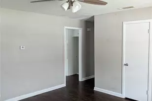 336 Dian St, Burleson, TX 76028 - Photo 3