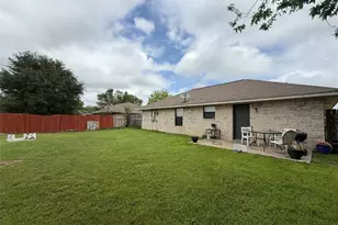 1004 Clover St, Bellmead, TX 76705 - Photo 25
