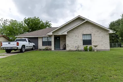 1004 Clover Street, Bellmead, TX 76705 - Photo 3