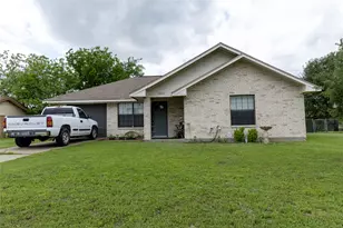 1004 Clover St, Bellmead, TX 76705 - Photo 3