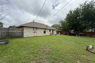 1004 Clover St, Bellmead, TX 76705 - Photo 23
