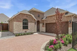 4831 Forest Crest Pkwy, Arlington, TX 76005 - Photo 1