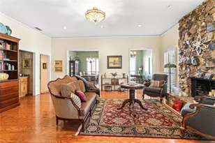 16022 Chalfont Cir, Dallas, TX 75248 - Photo 11