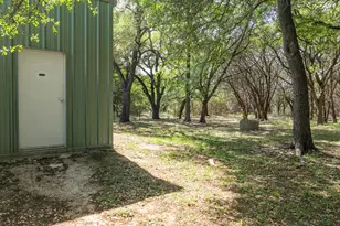 2731 Garrett Ln, China Spring, TX 76633 - Photo 11