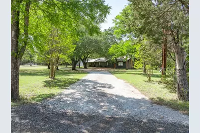 2731 Garrett Lane, China Spring, TX 76633 - Photo 3