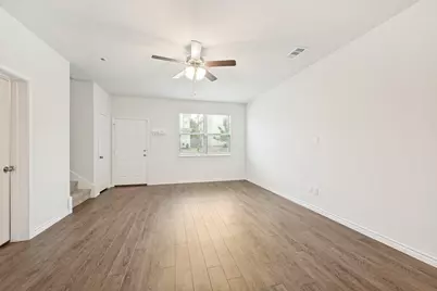 5569 Willamette Drive, Fort Worth, TX 76119 - Photo 5