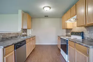 1108 Cottonwood Dr, Crowley, TX 76036 - Photo 5