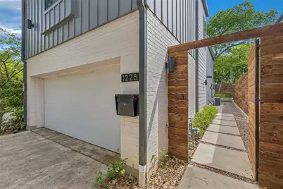 1228 Haines Avenue, Dallas, TX 75208 - Photo 9