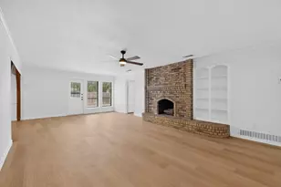 213 Gregory Dr, DeSoto, TX 75115 - Photo 5