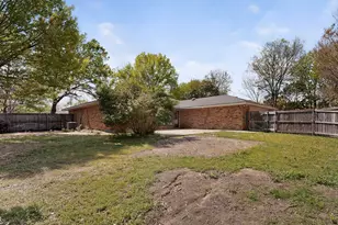213 Gregory Dr, DeSoto, TX 75115 - Photo 37