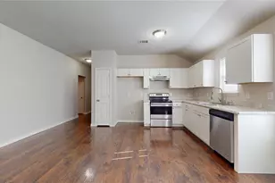 2104 Daniel St, Fort Worth, TX 76104 - Photo 3