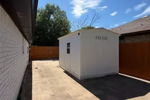 108 Amory Dr, Benbrook, TX 76126 - Photo 25