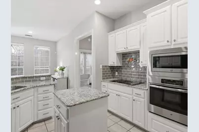 329 S Village Drive, McKinney, TX 75072 - Photo 5