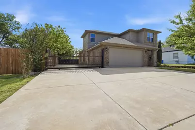 637 S Redford Lane, White Settlement, TX 76108 - Photo 1