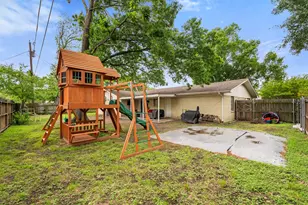 2025 W Belclaire Cir, Corsicana, TX 75110 - Photo 27
