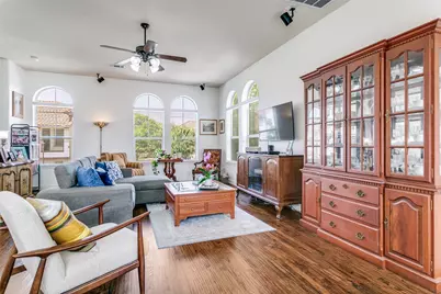 6738 Plaza Via, Irving, TX 75039 - Photo 9