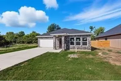 2512 Sheraton Drive, Fort Worth, TX 76105 - Photo 1