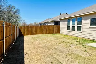 812 Peaceful Brk Dr, Fort Worth, TX 76140 - Photo 19