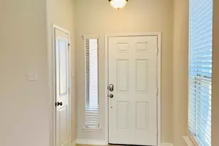 812 Peaceful Brk Dr, Fort Worth, TX 76140 - Photo 3