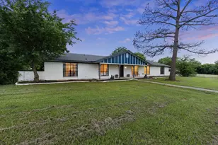 713 W Rosemary St, Quinlan, TX 75474 - Photo 3