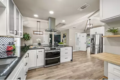 621 Evergreen Drive, Hurst, TX 76054 - Photo 7