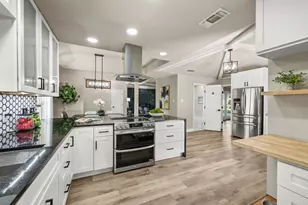 621 Evergreen Dr, Hurst, TX 76054 - Photo 7