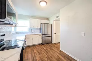 7015 Dover Ln, Richland Hills, TX 76118 - Photo 17