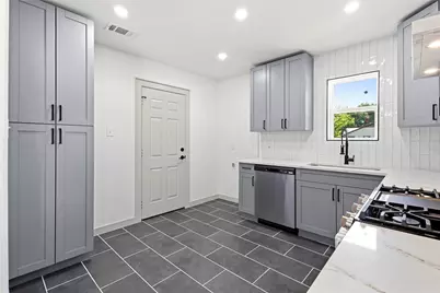 3435 Poinsettia Drive, Dallas, TX 75211 - Photo 9