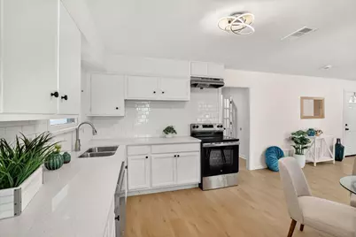 2424 Cloverdale Street, Arlington, TX 76010 - Photo 5