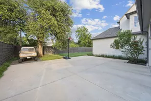 10066 Coppedge Ln, Dallas, TX 75229 - Photo 35