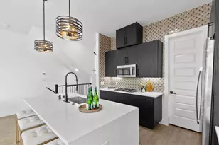 723 W 10th St, Dallas, TX 75208 - Photo 7