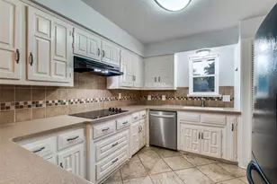 2825 Teakwood Ln, Plano, TX 75075 - Photo 11