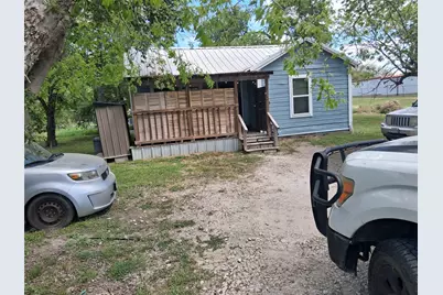 701 W Colorado Street, Groesbeck, TX 76642 - Photo 1