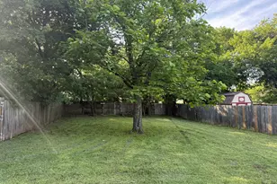 1004 Sanders St, Bowie, TX 76230 - Photo 9