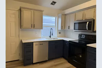 900 Cornfield Drive, Arlington, TX 76017 - Photo 7