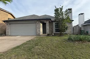 900 Cornfield Dr, Arlington, TX 76017 - Photo 1