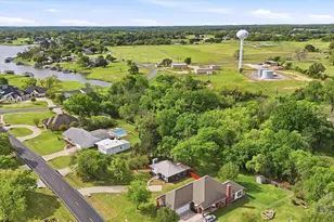 108 San Chez Dr, Lake Kiowa, TX 76240 - Photo 27