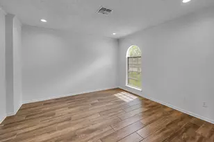 216 Texas Ave, Hewitt, TX 76643 - Photo 13