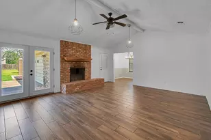 216 Texas Ave, Hewitt, TX 76643 - Photo 3